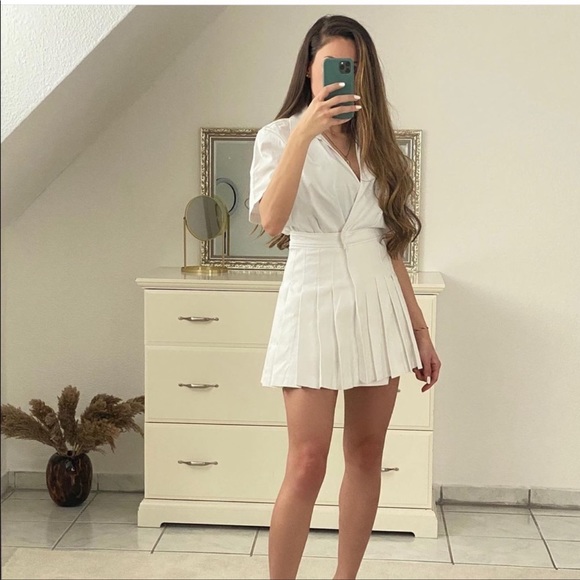 Zara blogger white pleated dress - Picture 8 of 10